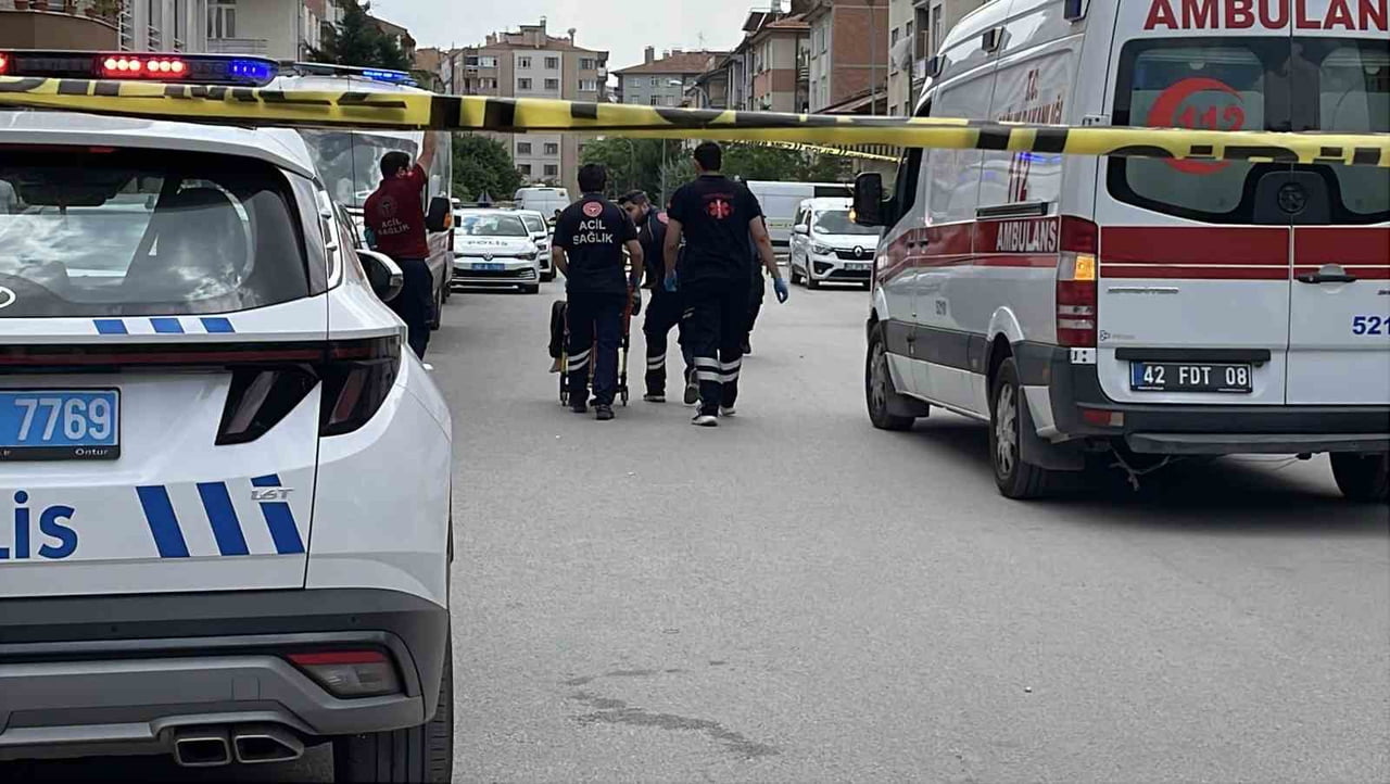 KONYA’DA 1 KİŞİ TARTIŞTIĞI KIZ KARDEŞİ VE ÜVEY ANNESİNİN BOĞAZINI KESEREK ÖLDÜRDÜ. EVDE BULUNAN...