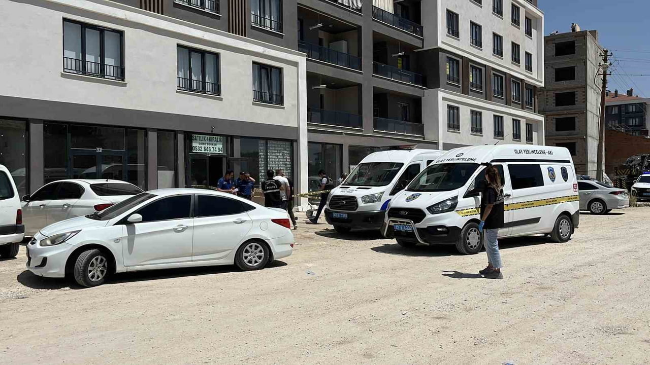 KONYA’DA ALACAK VERECEK MESELESİ NEDENİYLE ÇIKAN KAVGADA BİR KİŞİ BACAĞINDAN VURULARAK...