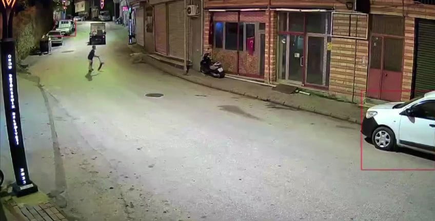 KÖPEKLERİN ÇOCUĞA SALDIRMA ANI