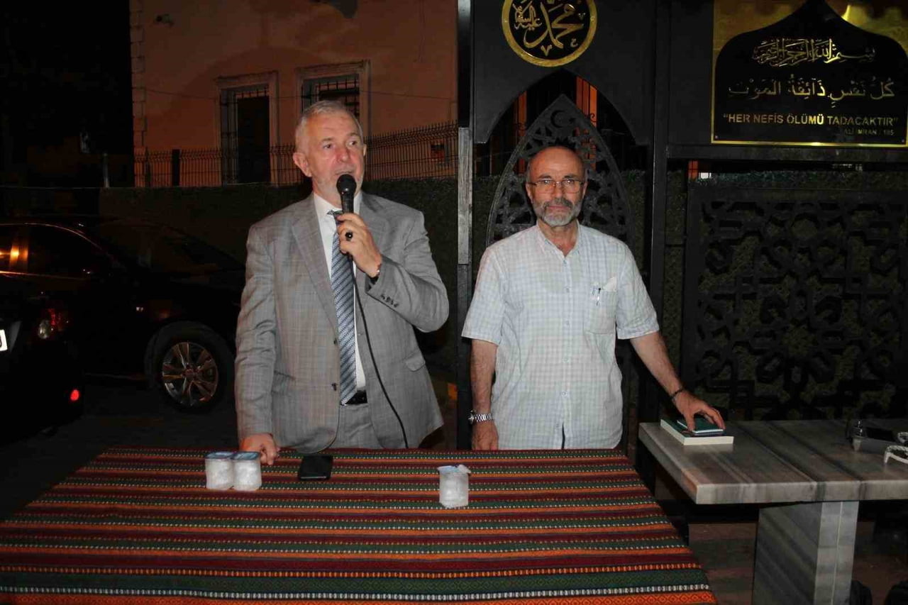 KÖRFEZ'DE DÜZENLENEN VEFA GECELERİ PROGRAMINA KATILAN KOCAELİ İL MÜFTÜSÜ MEHMET SÖNMEZOĞLU, AİLE...