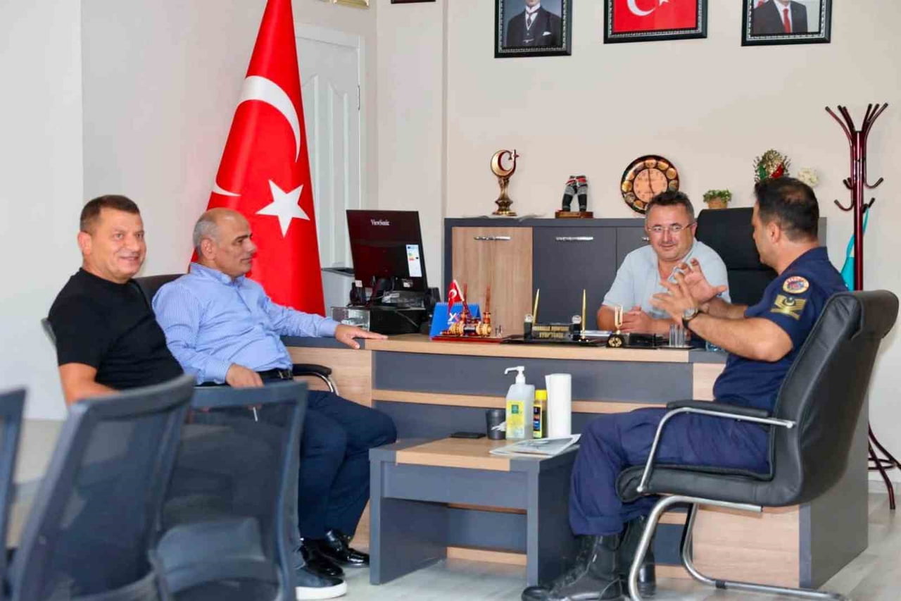 KÖRFEZ BELEDİYE BAŞKANI ŞENER SÖĞÜT, SEVİNDİKLİ VE KUTLUCA MAHALLELERİNDE VATANDAŞLARLA BİR ARAYA...