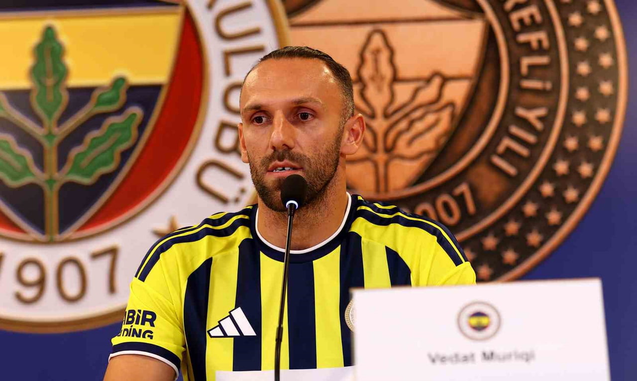 KOSOVALI FUTBOLCU VEDAT MURİQİ BASIN MENSUPLARININ SORULARINI YANITLADI.