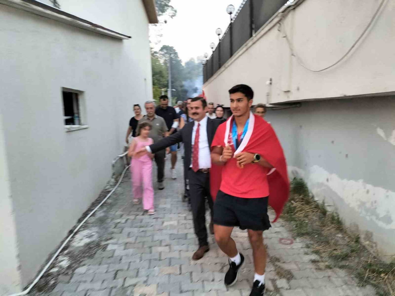 KÖYCEĞİZLİ DÜNYA ŞAMPİYONU KARAHAN, COŞKUYLA KARŞILANDI