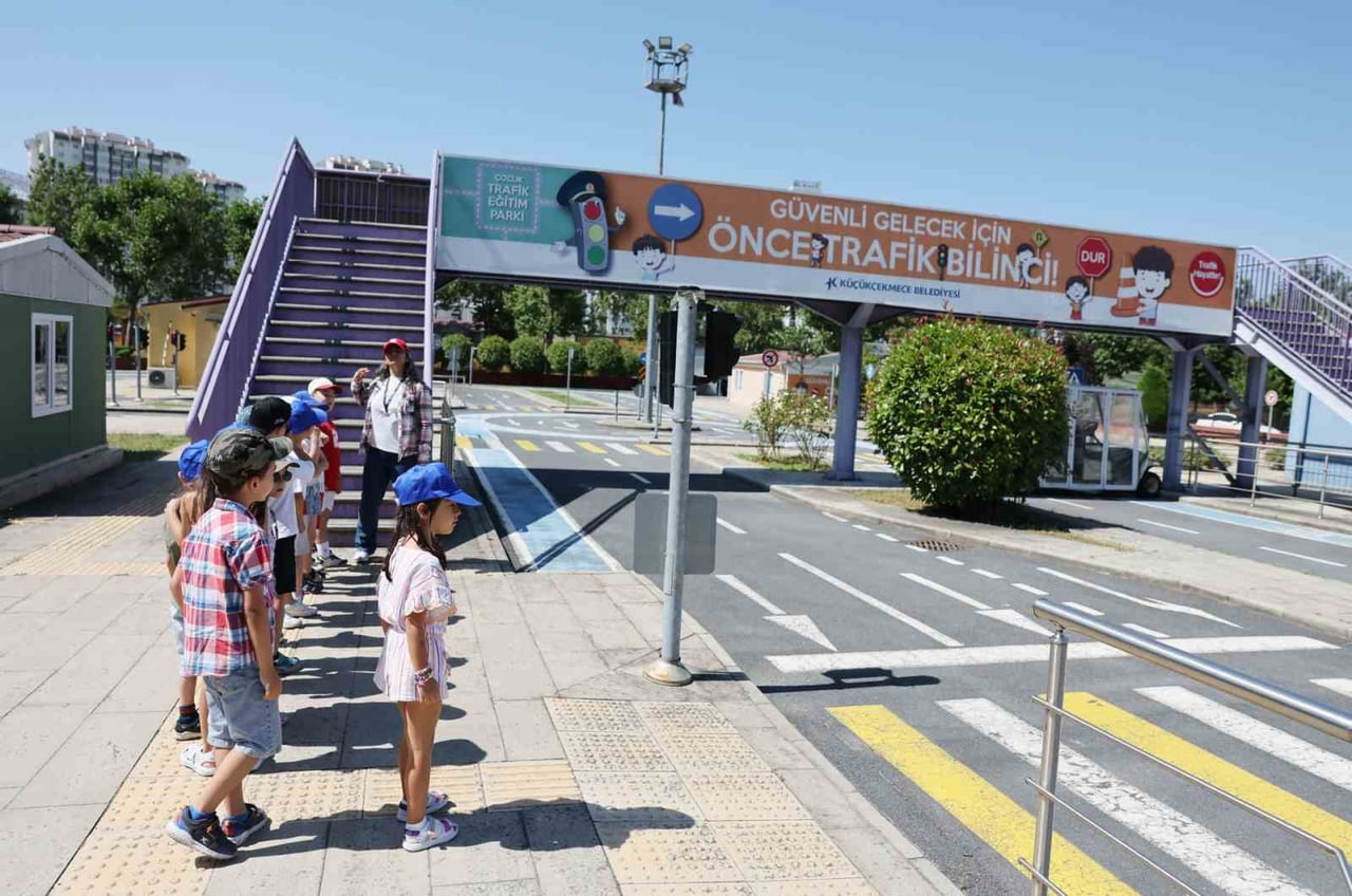KÜÇÜKÇEKMECE BELEDİYESİ ÇOCUK TRAFİK EĞİTİM PARKI’NDA YAZ DÖNEMİ TRAFİK EĞİTİMLERİ...