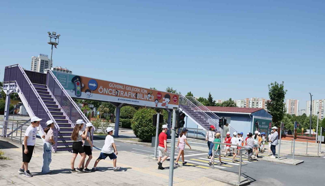 KÜÇÜKÇEKMECE BELEDİYESİ ÇOCUK TRAFİK EĞİTİM PARKI’NDA YAZ DÖNEMİ TRAFİK EĞİTİMLERİ...