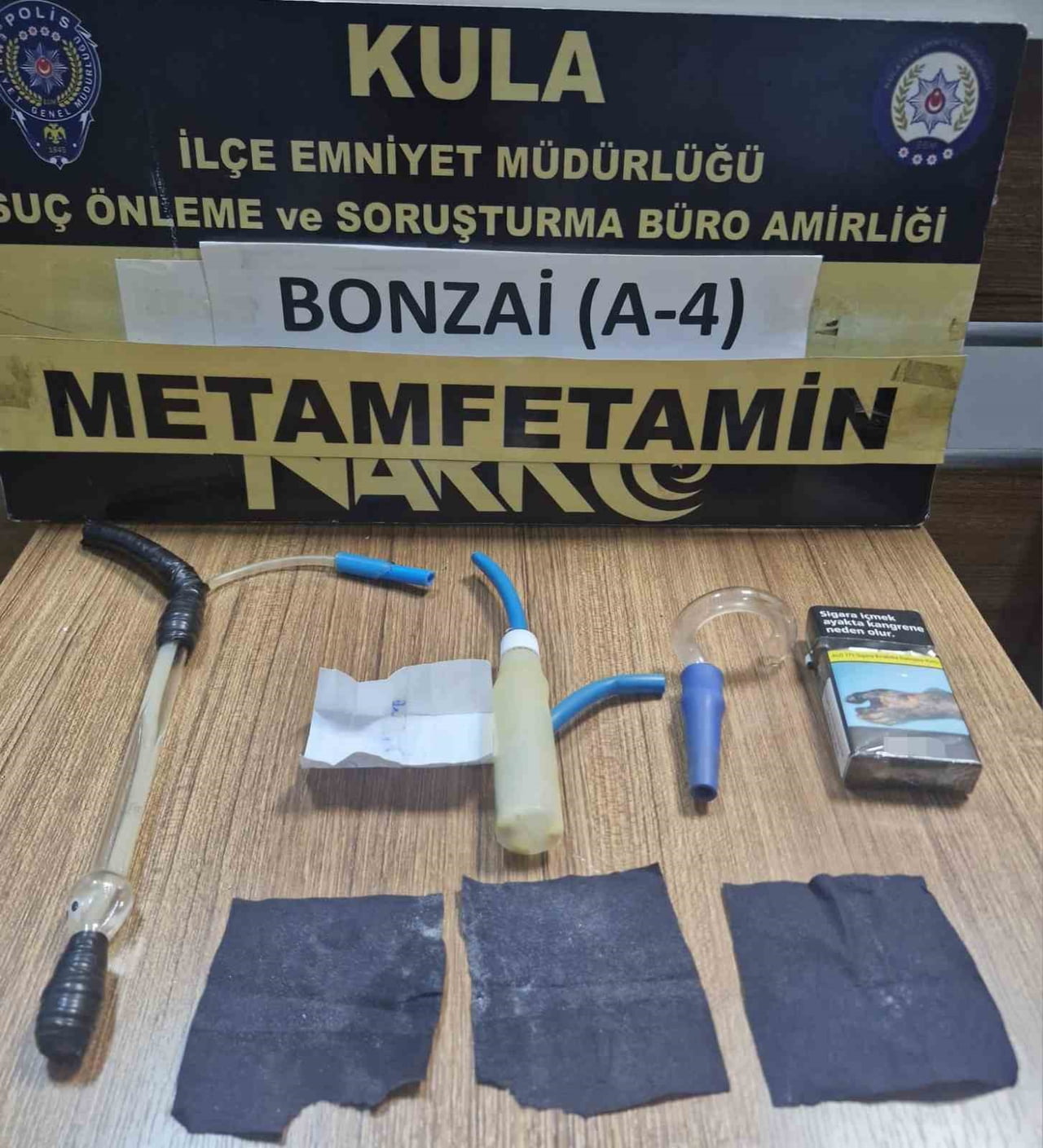 KULA İLÇE EMNİYET MÜDÜRLÜĞÜ EKİPLERİNİN UYUŞTURUCU MADDE TİCARETİ VE KULLANIMINA YÖNELİK YÜRÜTTÜĞÜ...