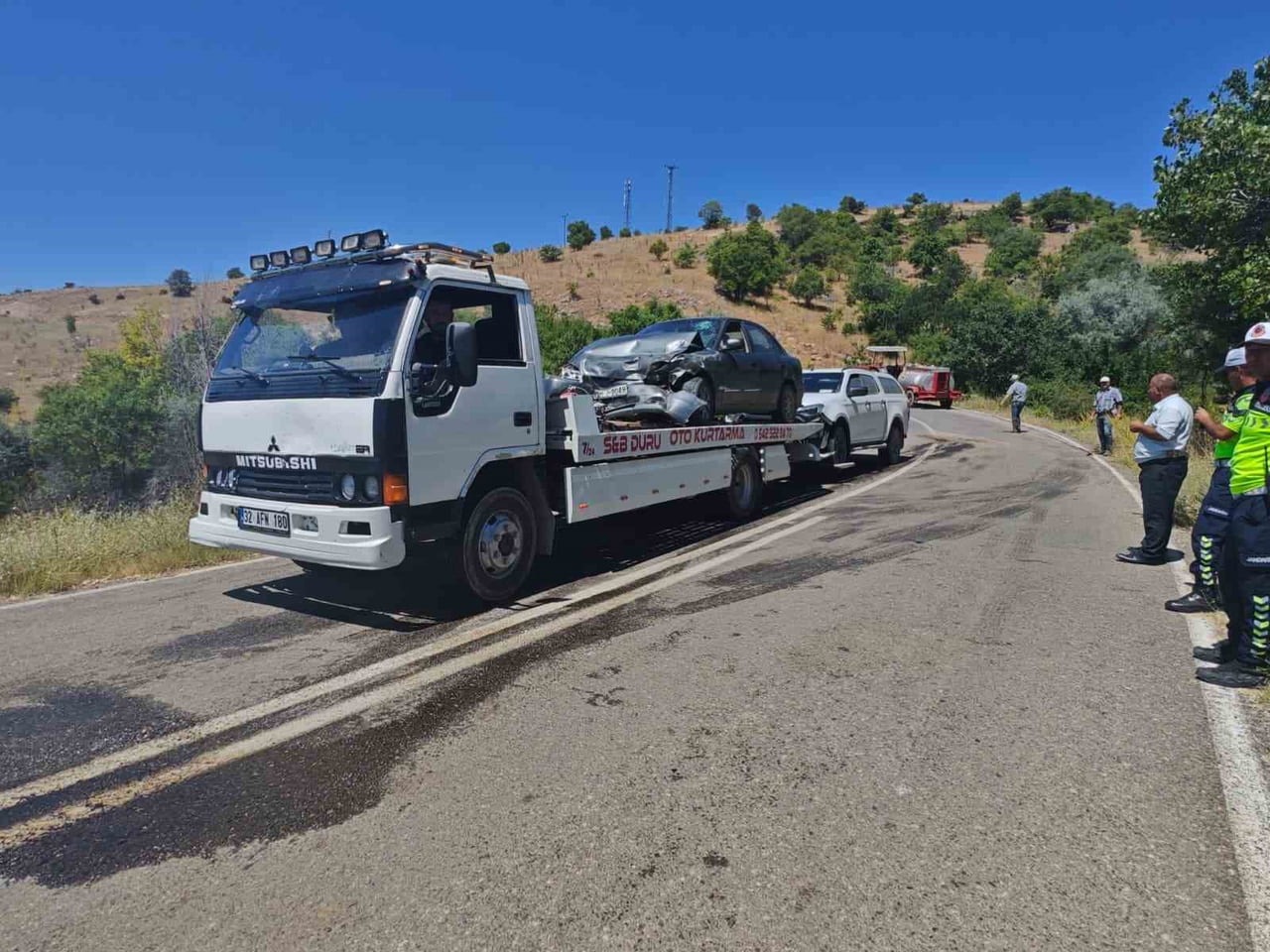 KULLANILAMAZ HALE GELEN HER İKİ ARAÇ DA YEDİEMİN OTOPARKINA ÇEKİLDİ