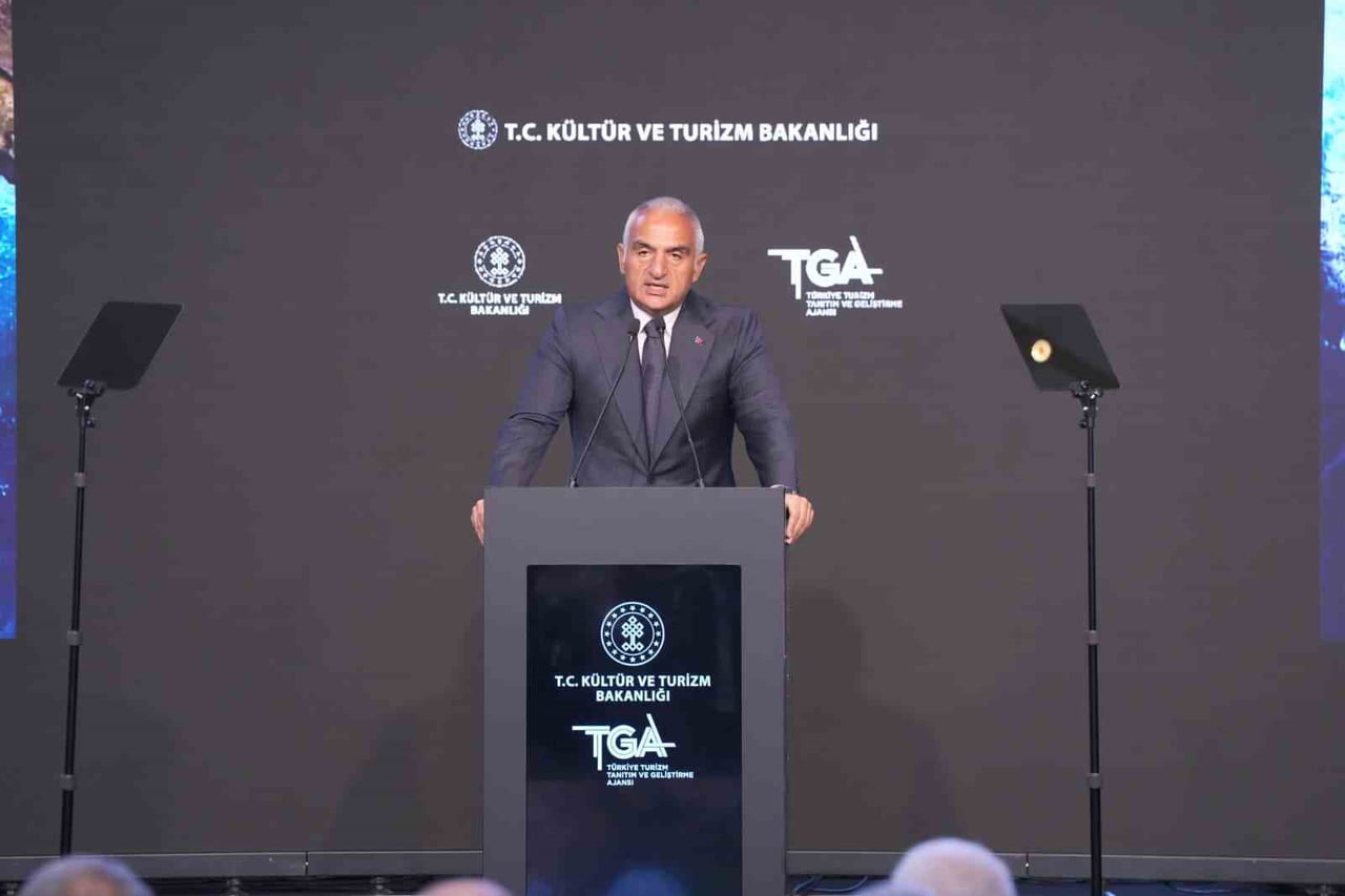 KÜLTÜR VE TURİZM BAKANI MEHMET NURİ ERSOY