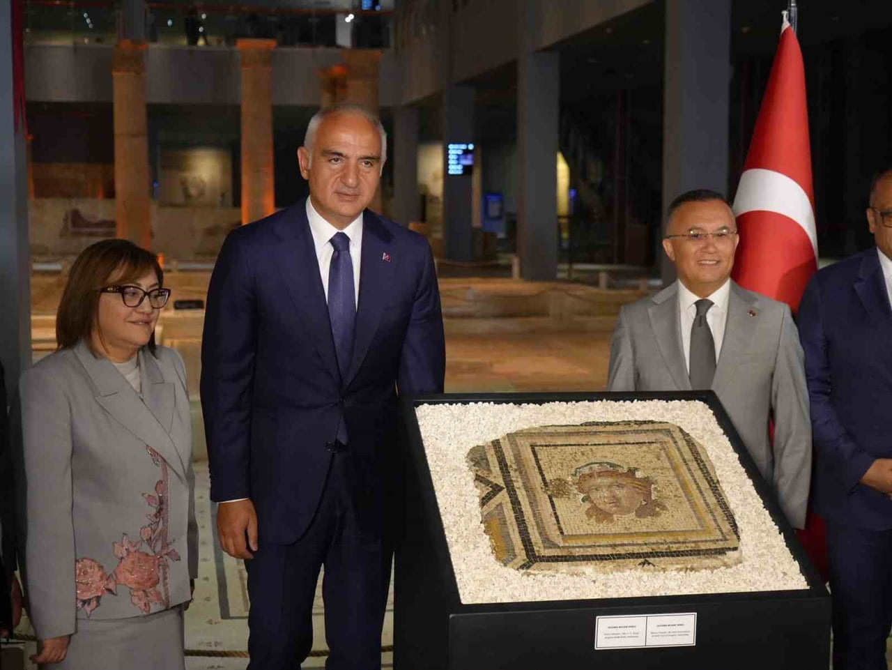 KÜLTÜR VE TURİZM BAKANI MEHMET NURİ ERSOY, ABD’DEN TÜRKİYE’YE İADESİ SAĞLANAN TARİHİ MOZAİK ESERİN...