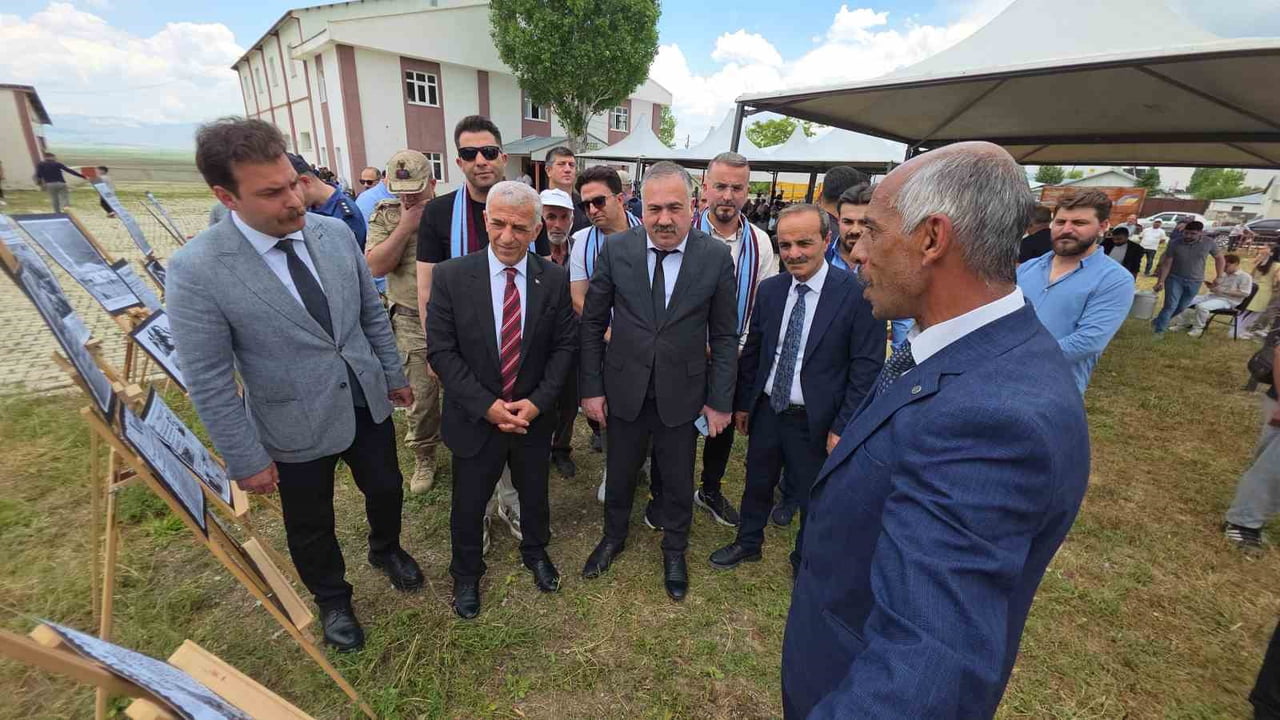 KÜLTÜRLERİN KAYNAŞMASININ EN GÜZEL ÖRNEKLERİNDEN BİRİNE SAHNE OLAN ETKİNLİĞE; AK PARTİ VAN...