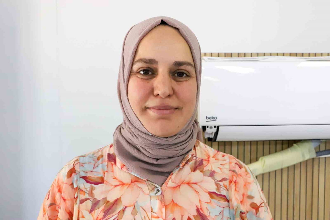 KURSA SOSYALLEŞMEK VE YENİ BİR HOBİ EDİNMEK AMACIYLA BAŞLADIĞINI BELİRTEN FATMA İNALCA İSE ÖN...