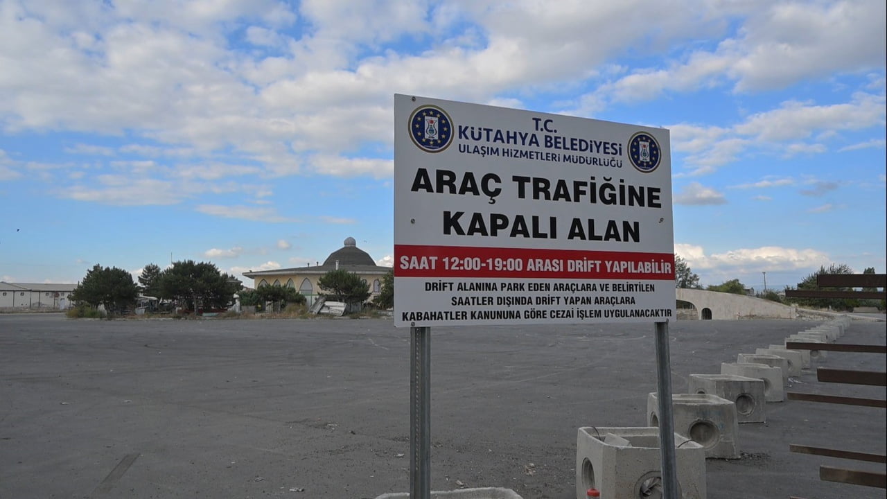 KÜTAHYA'DA GÜRÜLTÜ VE GÜVENLİK ŞİKÂYETLERİ SONRASI DRİFT PİSTİ KAPATILDI