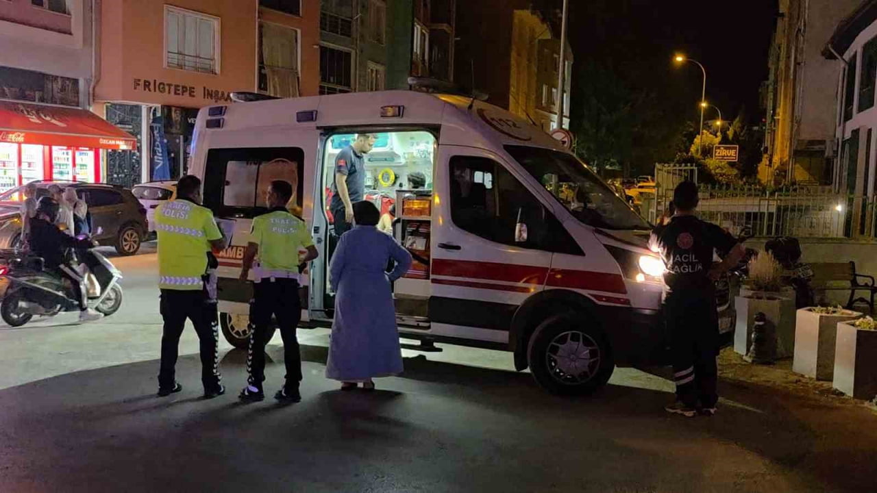 KÜTAHYA'DA İKİ MOTOSİKLET ÇARPIŞTI: 1 YARALI