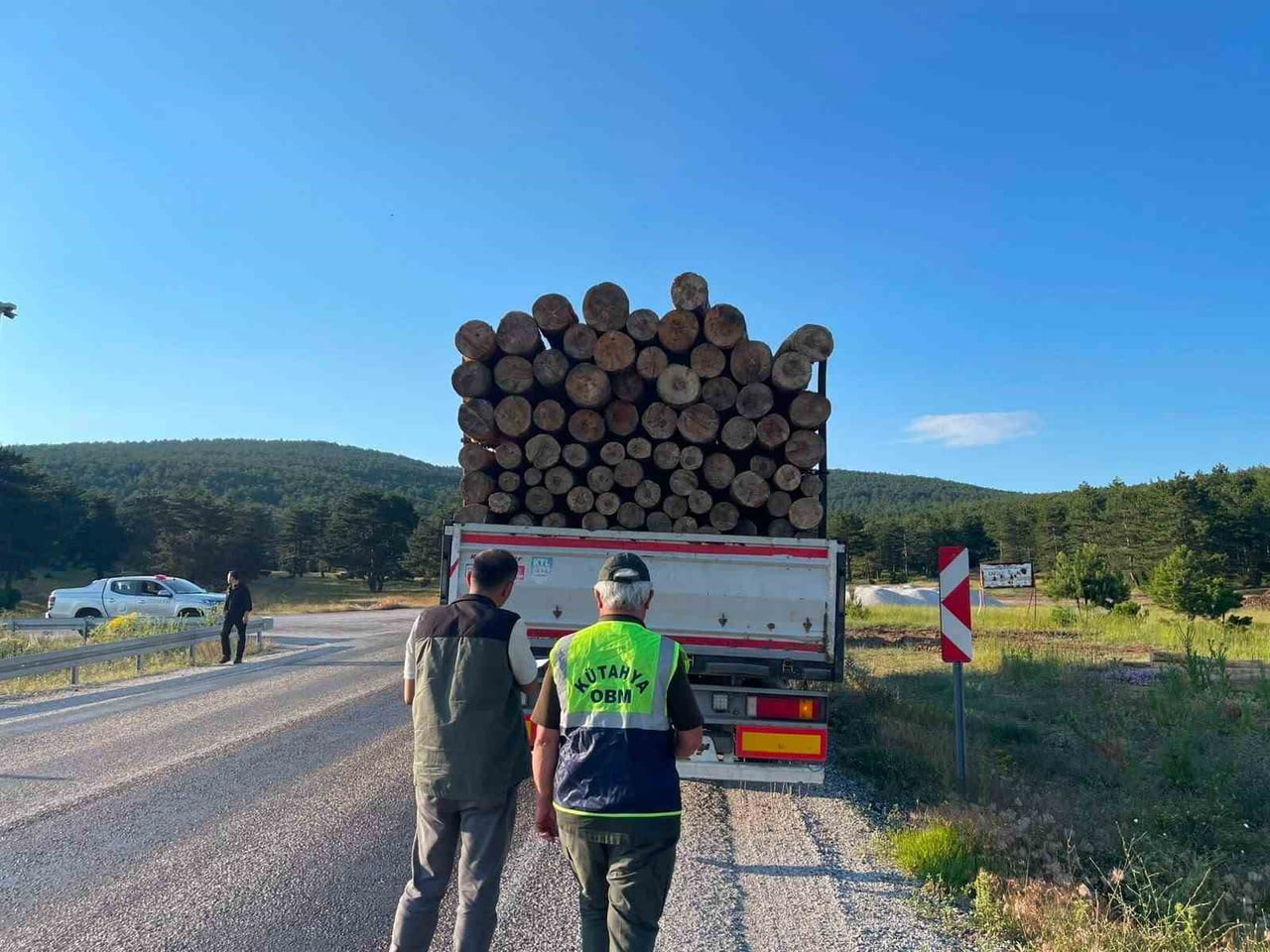 KÜTAHYA'DA ORMAN EMVALİ YÜKLÜ ARAÇLARA SIKI DENETİM