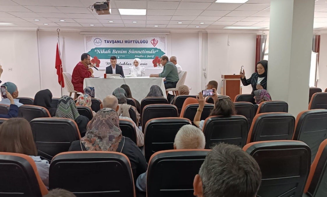 KÜTAHYA'NIN TAVŞANLI İLÇE MÜFTÜLÜĞÜ'NDE 2026 YILININ İLK 6 AYINDA 62 ÇİFTİN RESMİ NİKAH AKDİ...