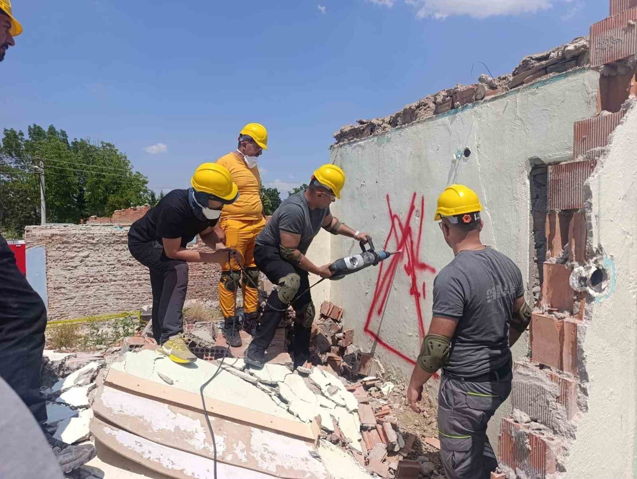 KÜTAHYA’DA GÖREV YAPAN 36 GÖNÜLLÜ ORMAN PERSONELİNDEN OLUŞAN ORMAN ARAMA KURTARMA TİMLERİ (ORKUT)...