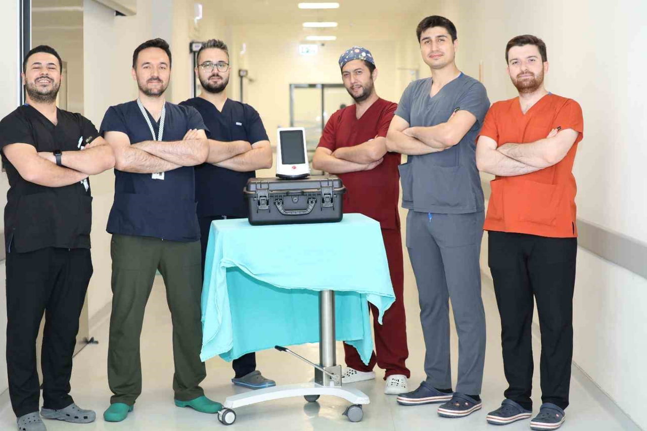 KÜTAHYA ŞEHİR HASTANESİ'NDE LAZERLE KAPALI GIRTLAK AMELİYATLARI DÖNEMİ