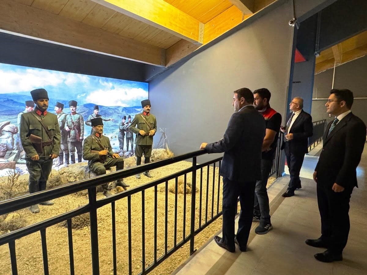 KÜTAHYA VALİSİ IŞIN, DUMLUPINAR ŞEHİTLİĞİ VE DİORAMA MÜZESİ'NDE İNCELEMELERDE BULUNDU