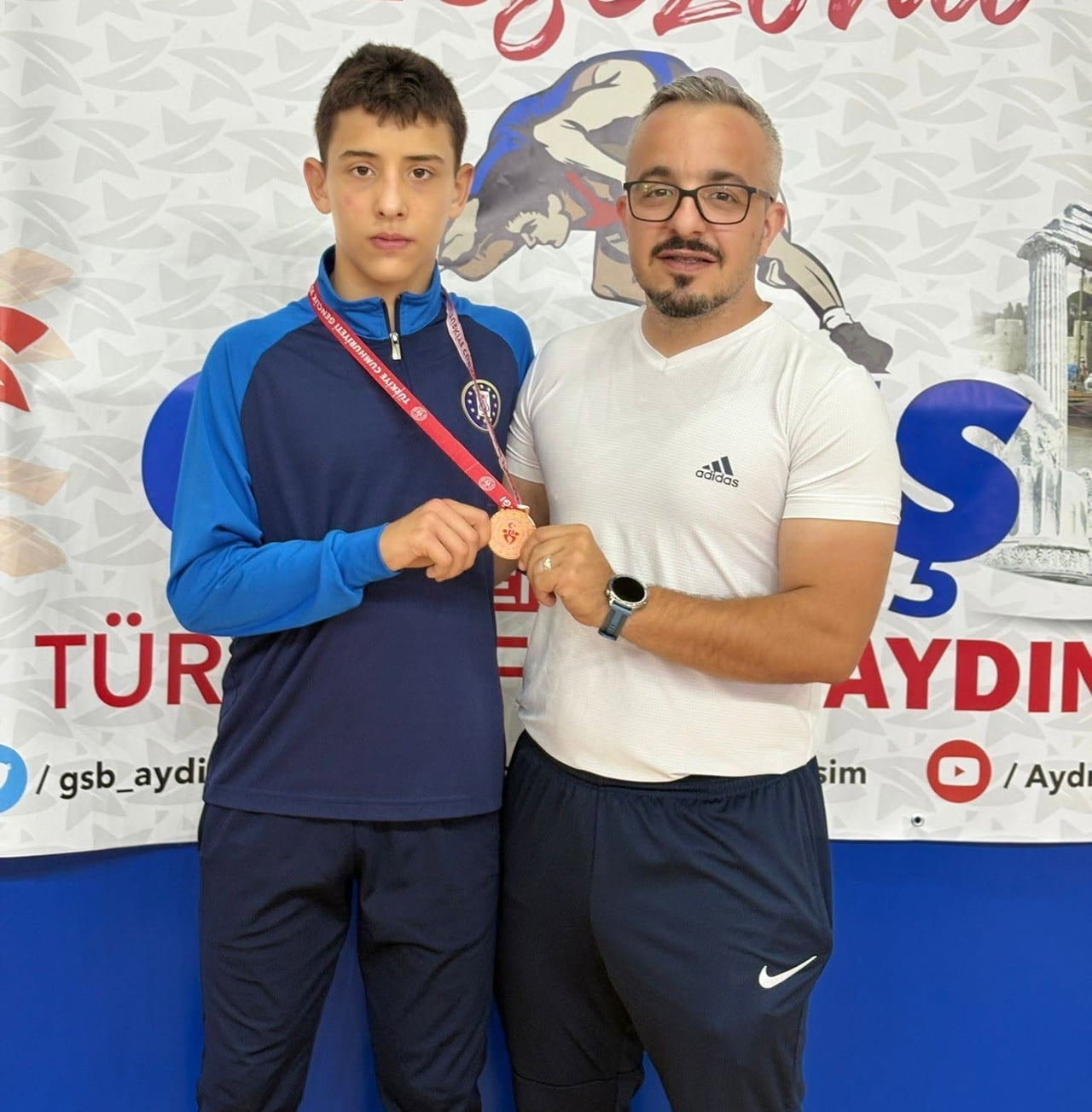 KÜTAHYALI GÜREŞÇİ MERT BAŞARI, TÜRKİYE ÜÇÜNCÜSÜ OLDU