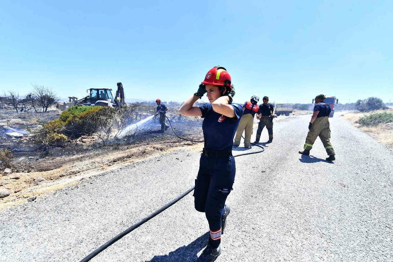 KÜTÜKBAŞ, HER İHBARDA SİREN SESLERİYLE BİRLİKTE YALNIZCA YANGINLARA DEĞİL, ÖN YARGILARA KARŞI DA...