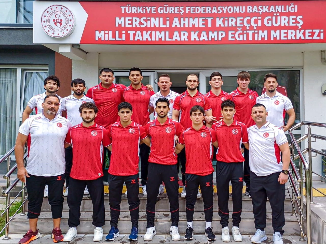 KUZEY MAKEDONYA'DA YARIN BAŞLAYACAK OLAN U20 AVRUPA GÜREŞ ŞAMPİYONASI'NA KATILACAK MİLLİ SPORCULAR...