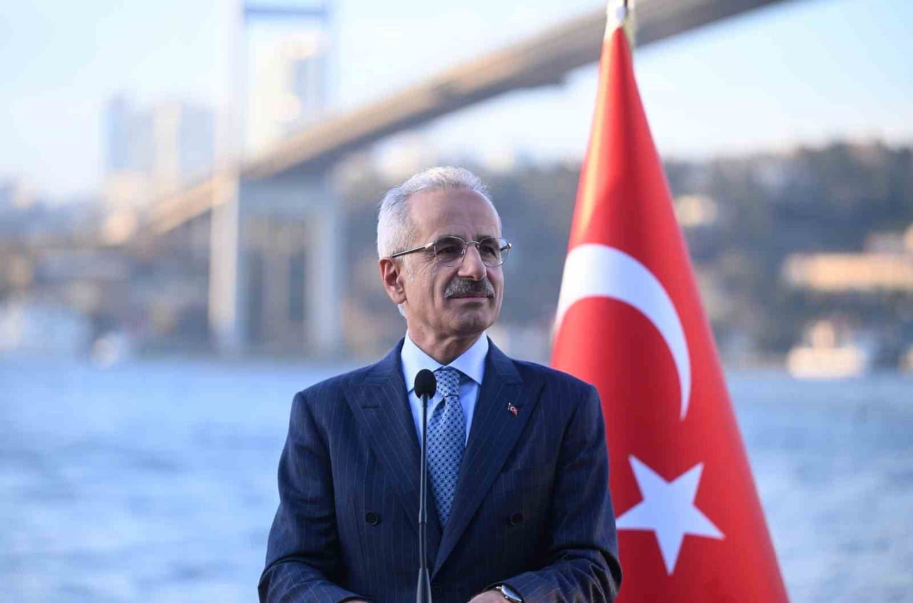 LAŞTIRMA VE ALTYAPI BAKANI ABDULKADİR URALOĞLU