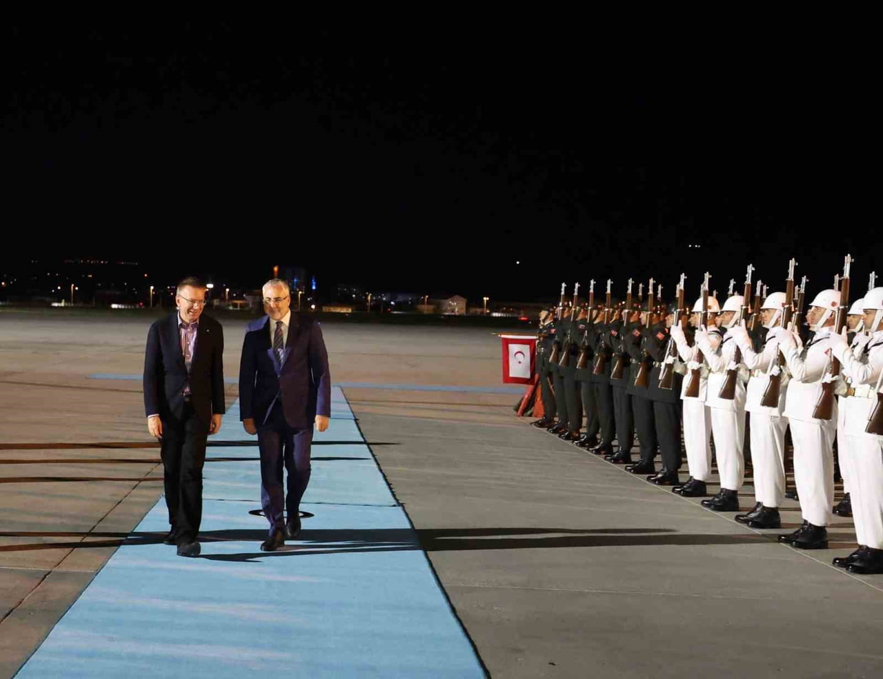 LETONYA CUMHURBAŞKANI EDGARS RİNKĒVİČS NATO ZİRVESİNE KATILMAK İÇİN ANKARA’YA GELDİ.