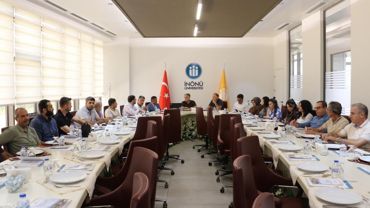 LİSE REHBER ÖĞRETMENLERİ İNÖNÜ ÜNİVERSİTESİNDE BİR ARAYA GELDİ