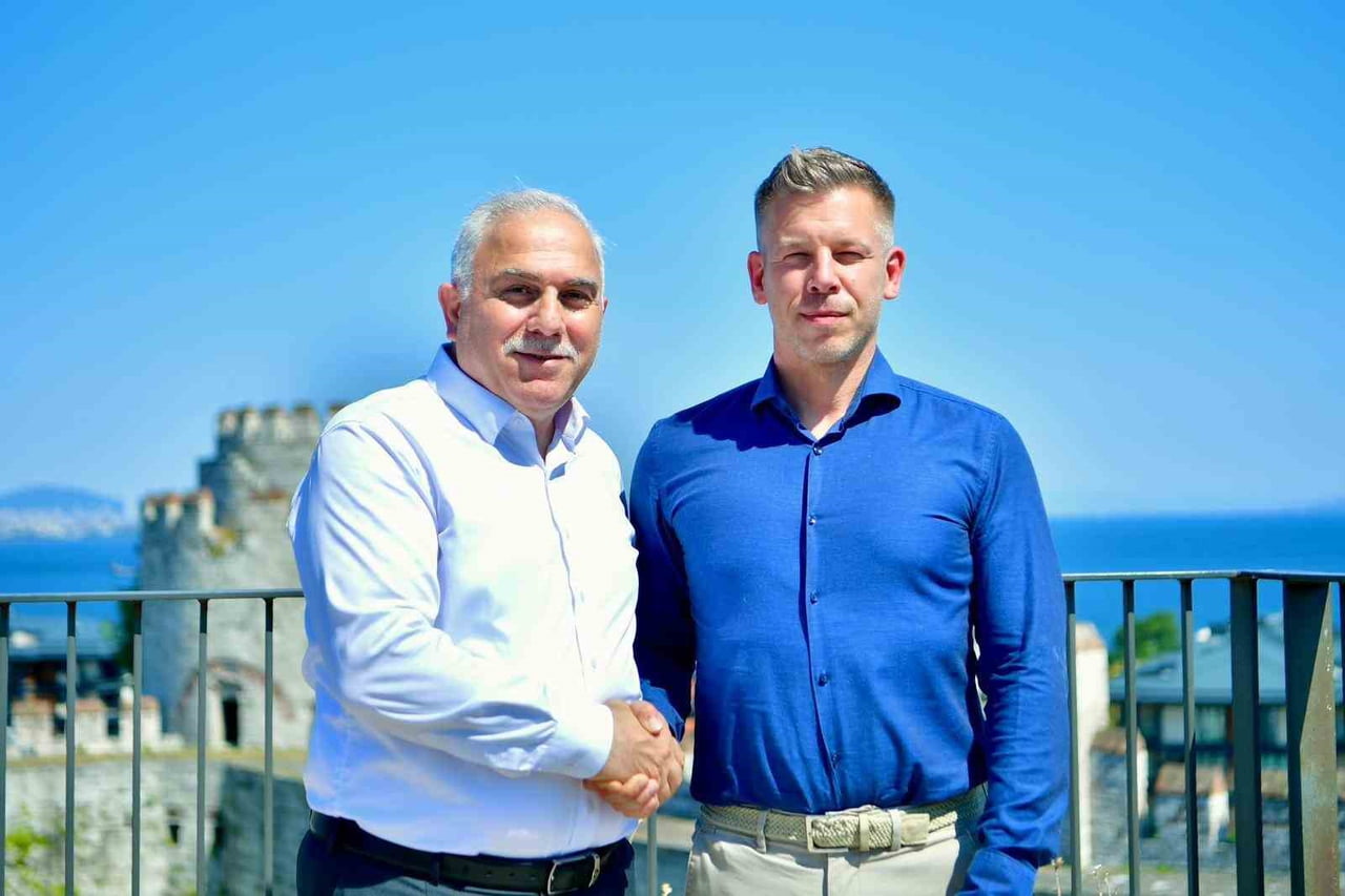 MACARİSTAN BAŞBAKANI PETER MAGYAR İLE MACARİSTAN’IN İSTANBUL BAŞKONSOLOSU LASZLO KELLER, FATİH...
