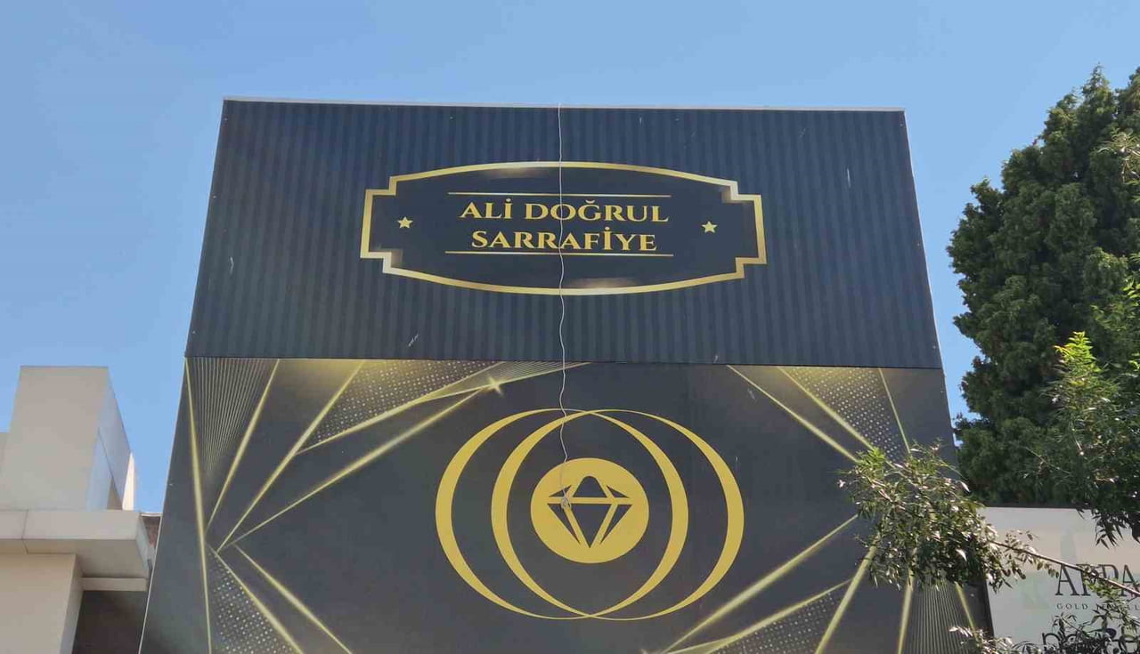 MAĞDUR OLDUKLARINI BELİRTEN VATANDAŞLAR, EMNİYET BİRİMLERİ İLE CUMHURİYET SAVCILIĞI'NA BAŞVURARAK...