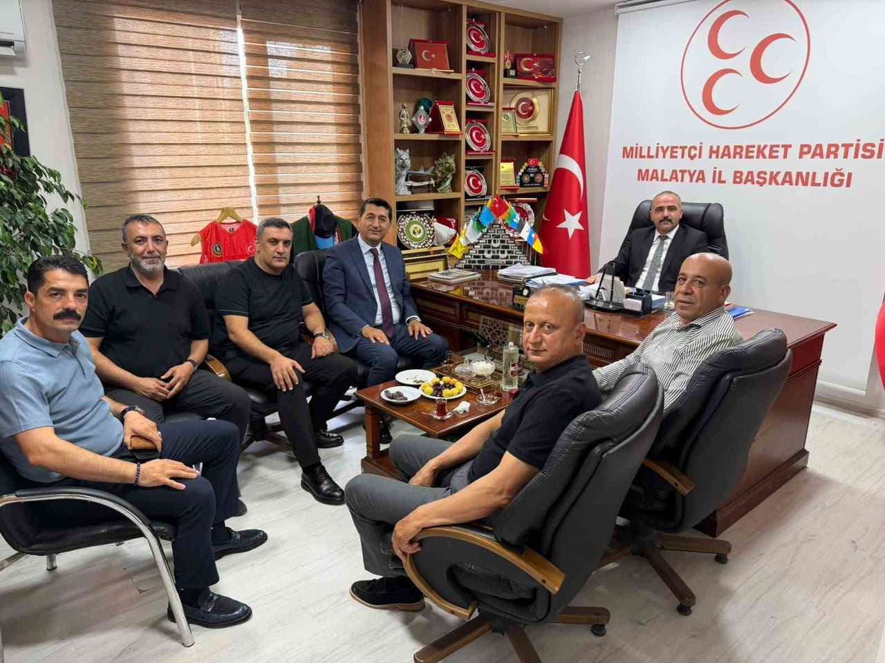 MAHMUT BOYRAZ'DAN MHP TEŞKİLATINA HAYIRLI OLSUN ZİYARETİ