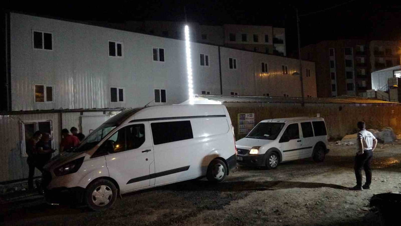 MALATYA'DA 29 YAŞINDAKİ İŞÇİ ŞANTİYEDE ÇARŞAFLA ASILI HALDE BULUNDU