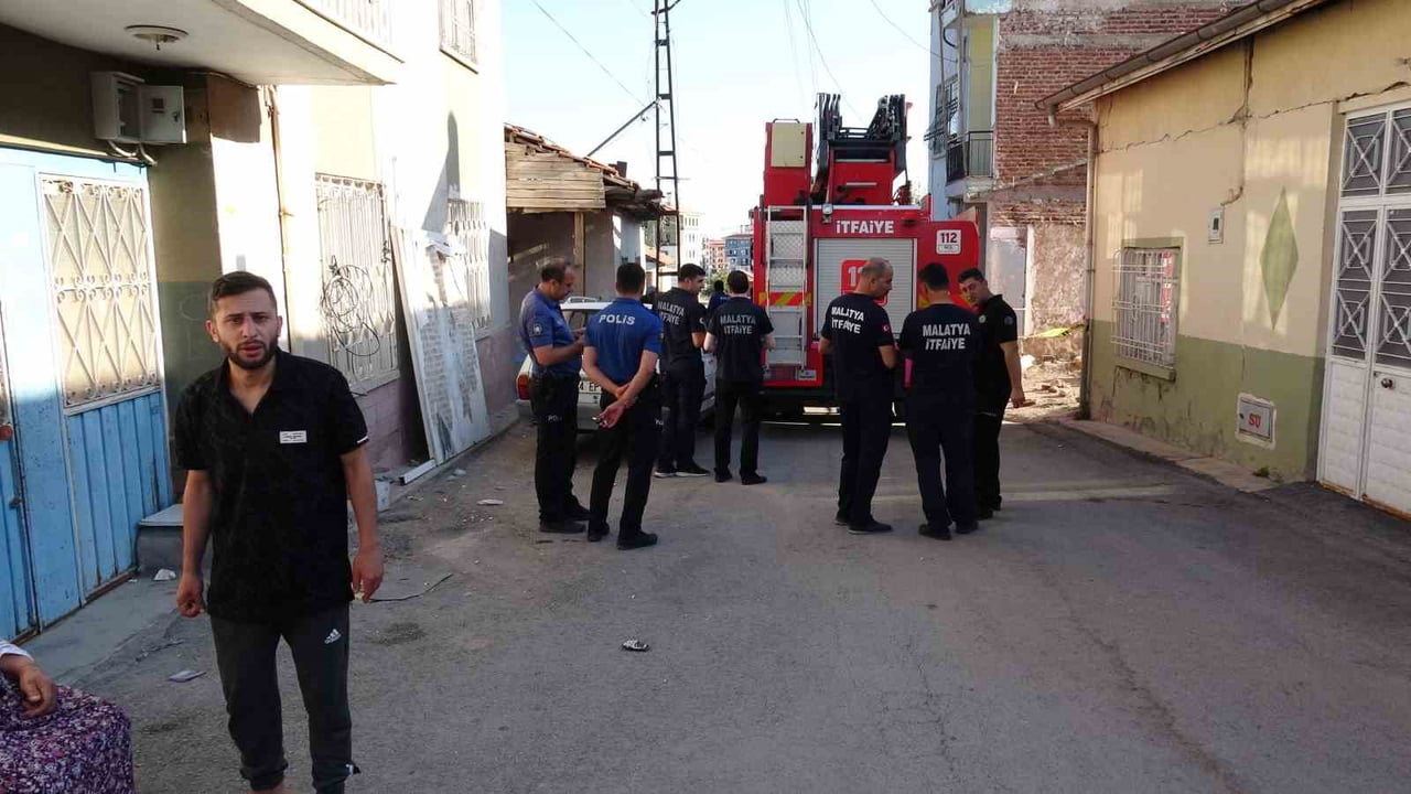 MALATYA'DA 5 BÜYÜKLÜĞÜNDEKİ DEPREM PANİĞE NEDEN OLDU