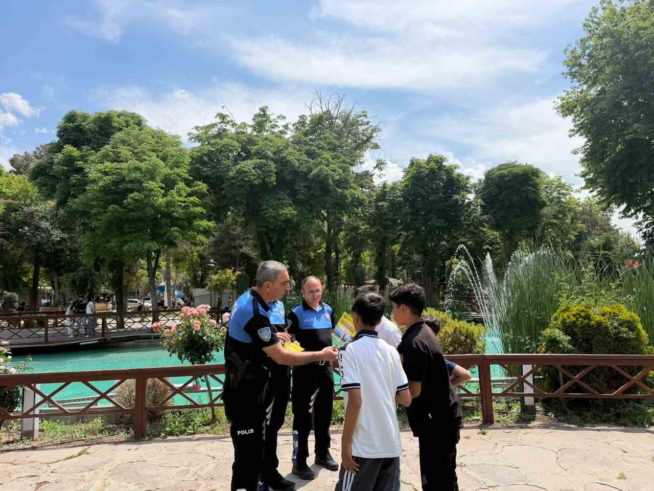 MALATYA'DA POLİS EKİPLERİNDEN BOĞULMA VAKALARINA KARŞI FARKINDALIK ÇALIŞMASI