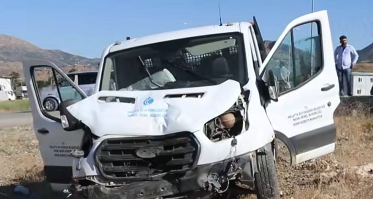 MALATYA'DA TRAFİK KAZASI: 3 YARALI