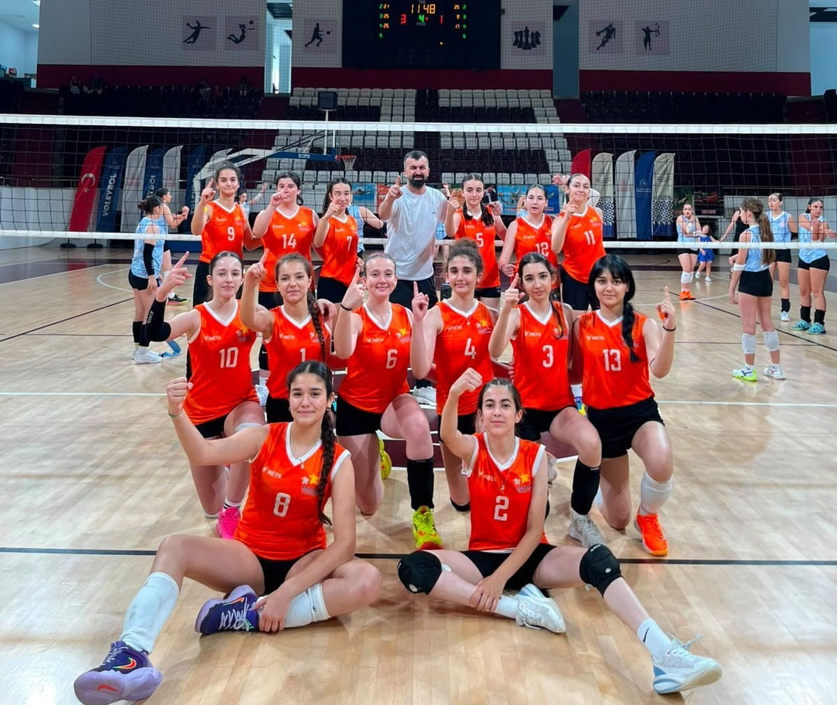MALATYA'NIN VOLEYBOLDAKİ GURURU TÜRKİYE FİNALLERİNE YÜKSELDİ