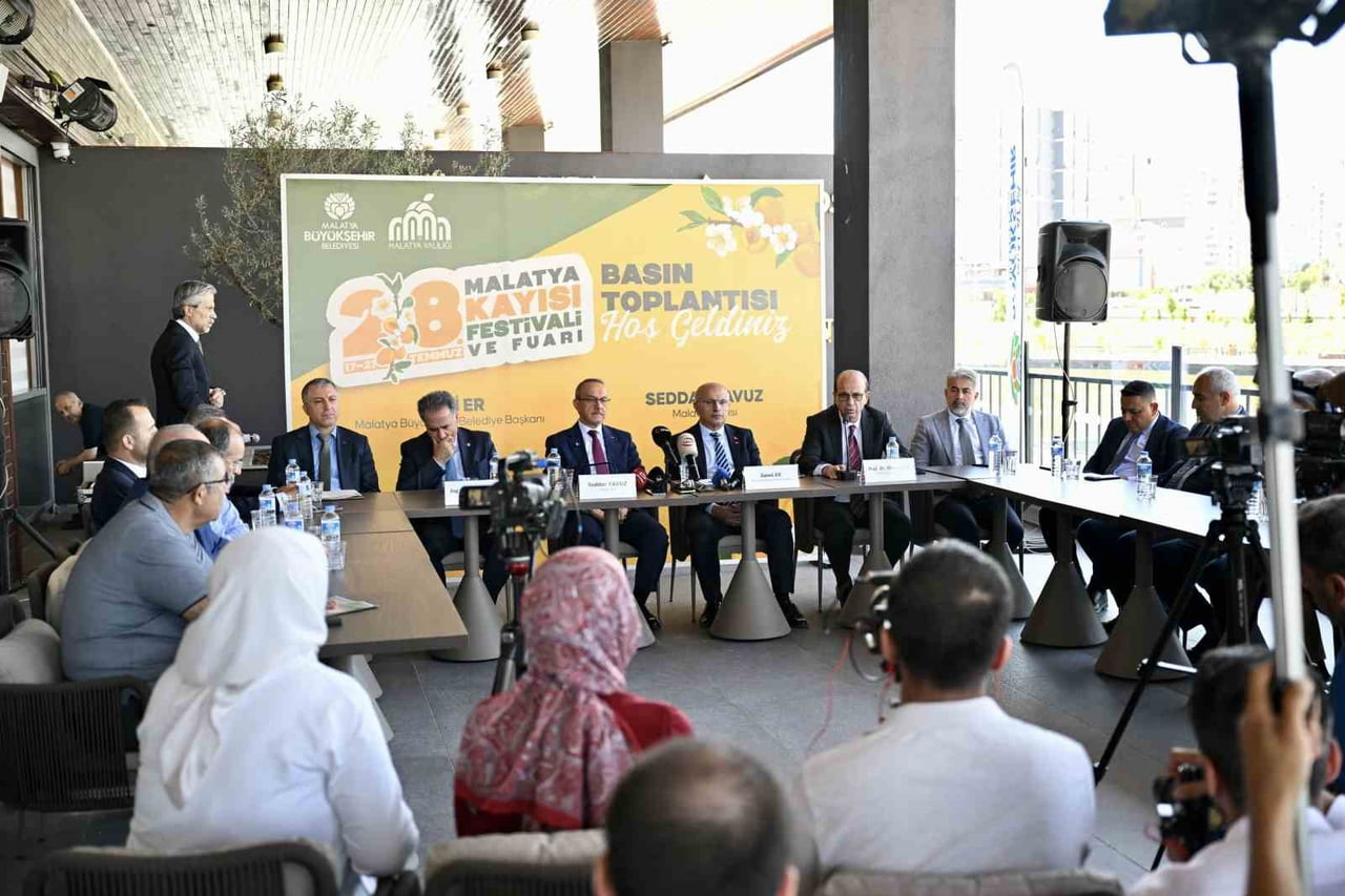 MALATYA BÜYÜKŞEHİR BELEDİYE BAŞKANI SAMİ ER, BU YIL 28'İNCİSİ GERÇEKLEŞTİRİLECEK ULUSLARARASI...