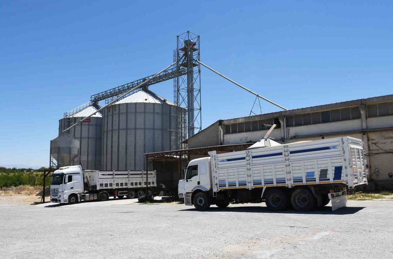 MALATYA’DA ARPA VE BUĞDAY ALIMLARI SÜRÜYOR