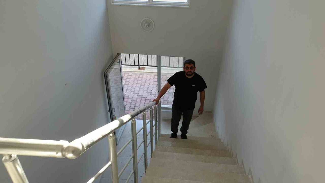 MALATYALI DEPREMZEDELER, TÜRK HALKININ YARDIMSEVERLİK VE BİRLİK DUYGUSUYLA TOPLANAN MİLYONLARCA...