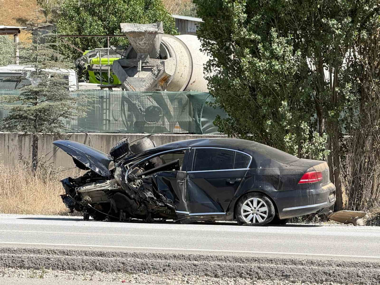 MAMAK İLÇESİNDE MEYDANA GELEN TRAFİK KAZASINDA AYNI AİLEDEN 3 KİŞİ YARALANDI.