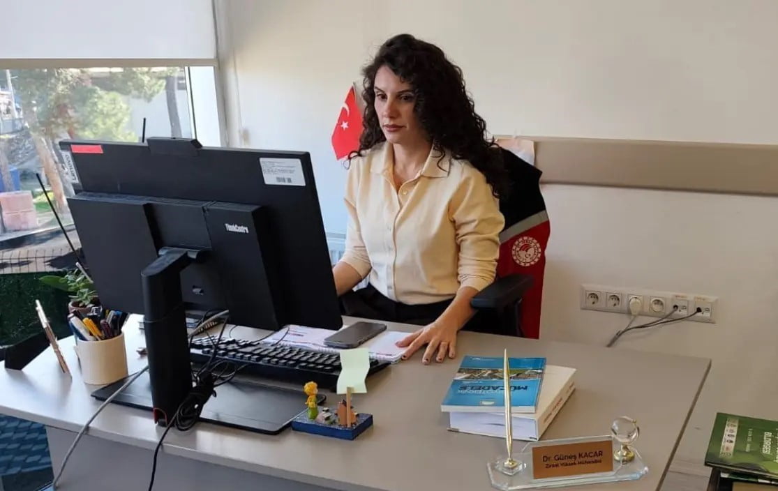 MANİSA'DA HAVA SICAKLIKLARININ 40 DERECEYİ BULMASIYLA BİRLİKTE BAĞLARDA SICAKLIK STRESİ RİSKİ...