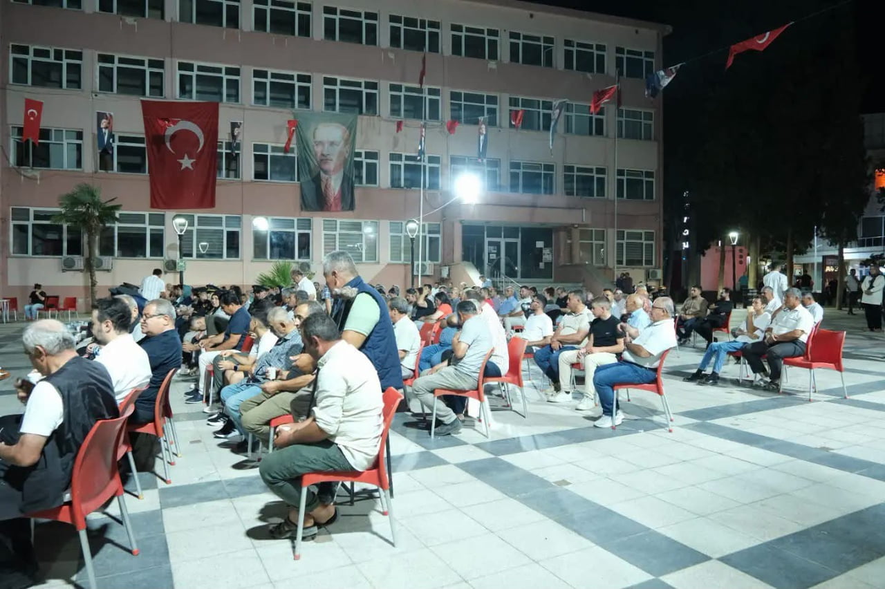 MANİSA'NIN SARIGÖL İLÇESİNDE 15 TEMMUZ DEMOKRASİ VE MİLLİ BİRLİK GÜNÜ DOLAYISIYLA DÜZENLENEN ANMA...