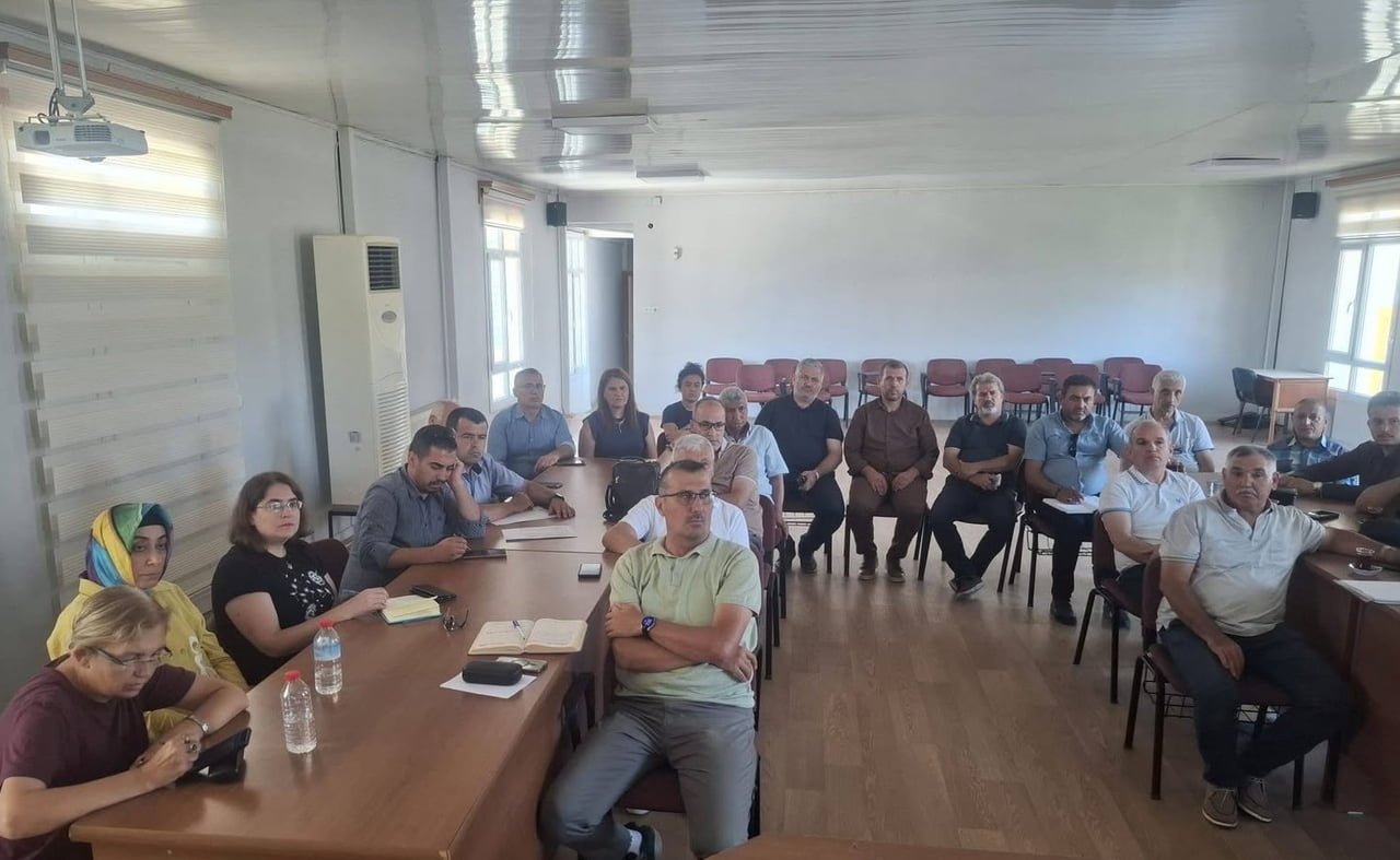 MANİSA'NIN SARIGÖL İLÇESİNDE, İLÇE MİLLÎ EĞİTİM MÜDÜRÜ YILDIRAY DEMİRTAŞ BAŞKANLIĞINDA OKUL...