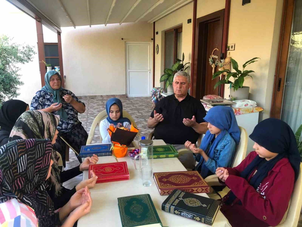 MANİSA'NIN SARIGÖL İLÇESİNDE KUR'AN KURSU ÖĞRENCİLERİ, 20 TEMMUZ KIBRIS BARIŞ HAREKATI'NIN YIL...