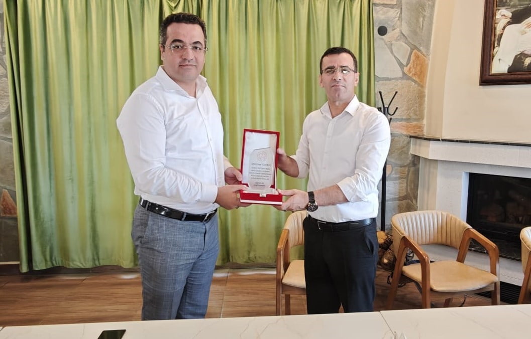 MANİSA'NIN SARIGÖL İLÇESİNDE YAKLAŞIK 6 YILDIR İLÇE MİLLİ EĞİTİM MÜDÜRÜ OLARAK GÖREV YAPAN CEZMİ...