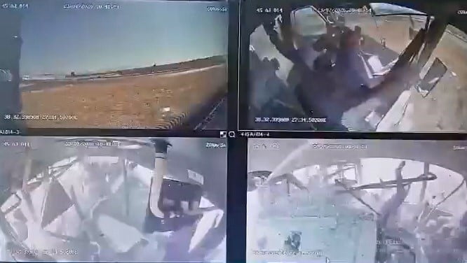 MANİSA'NIN ŞEHZADELER İLÇESİ KARAOĞLANLI MAHALLESİ KAVŞAĞINDA 1 KİŞİNİN HAYATINI KAYBETTİĞİ, 11...