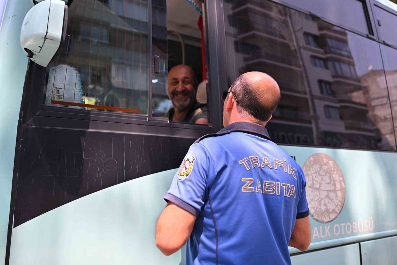 MANİSA BÜYÜKŞEHİR BELEDİYESİ, ARTAN HAVA SICAKLIKLARI NEDENİYLE TOPLU TAŞIMA ARAÇLARINDA KLİMA...