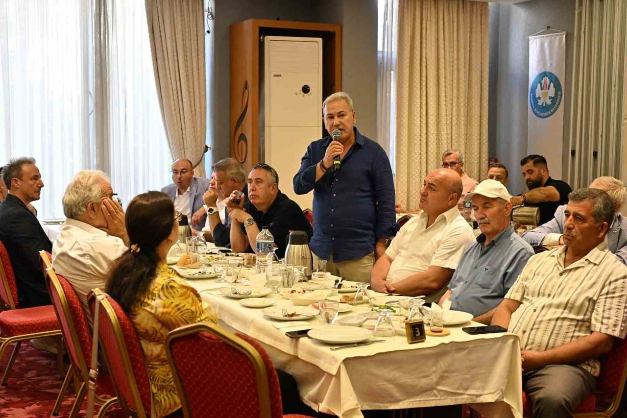 MANİSA BÜYÜKŞEHİR BELEDİYESİ, HEMŞEHRİ DERNEKLERİYLE DAYANIŞMA TOPLANTISI DÜZENLEDİ. BULUŞMADA...
