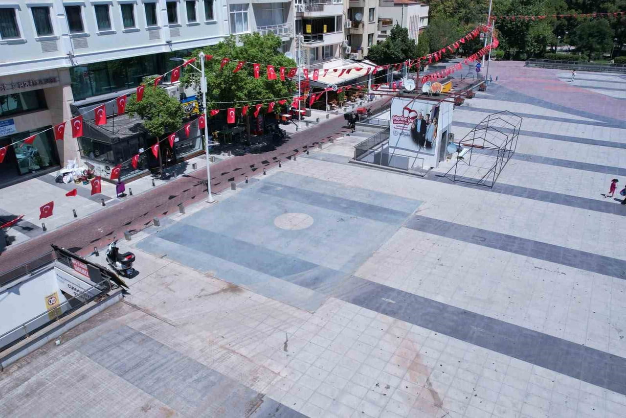 MANİSA BÜYÜKŞEHİR BELEDİYESİ, KENT ESTETİĞİNİ KORUMAK, ORTAK KULLANIM ALANLARINI VATANDAŞLARIN...