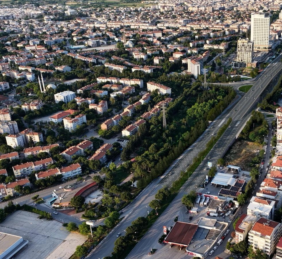 MANİSA BÜYÜKŞEHİR BELEDİYESİ, KENT ULAŞIMINI RAHATLATACAK İKİ ÖNEMLİ KAVŞAK PROJESİNİ HAYATA...